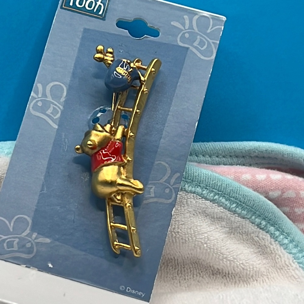 NWT Vintage Disney Brooch Winnie the Pooh